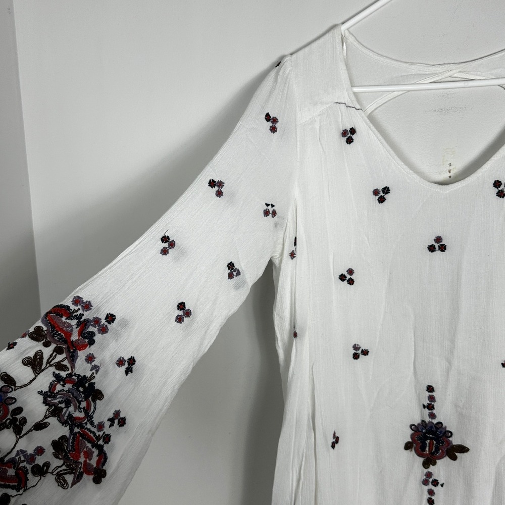 Free People Bell Sleeve Bohemian Dress White Burgundy Embroidered Sz Large Boho - Picture 8 of 16